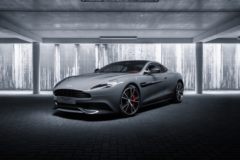 Aston Martin Vanquish Coupe China Grey Front