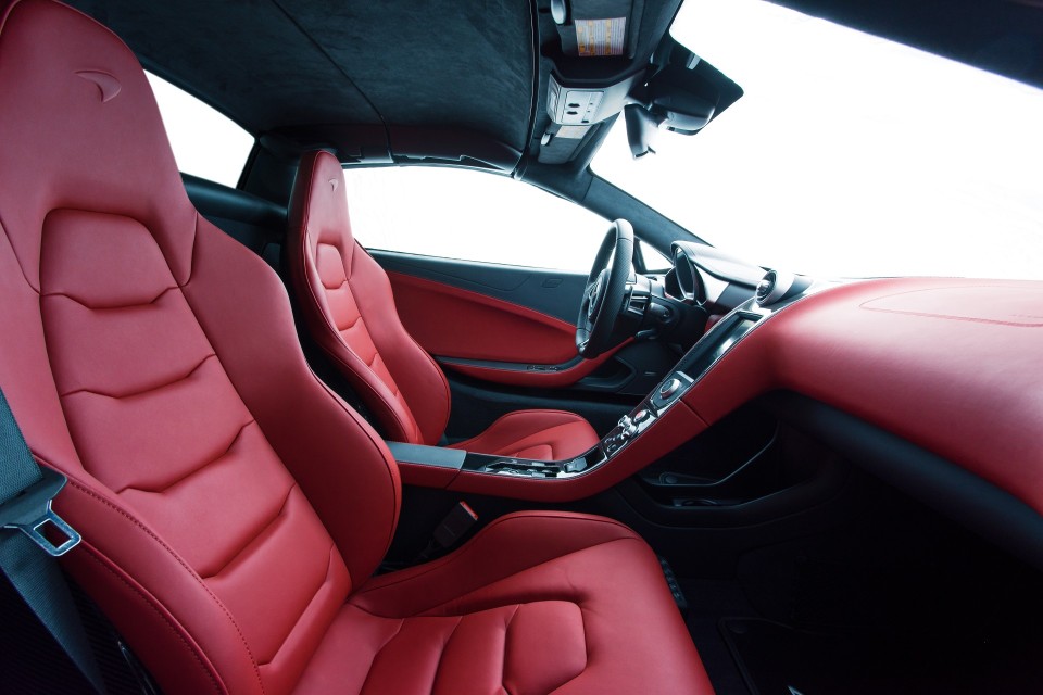 12C Spider White Interior